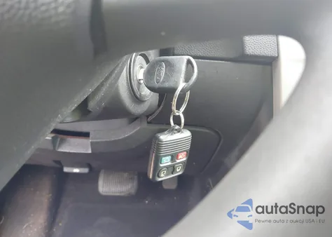 2010 Ford Focus Se z USA, uszkodzony, nr VIN 1FAHP3FN2AW293391